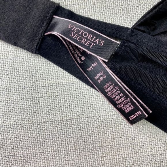 Victoria’s Secret Black Lace Push Up Bra 32D - Picture 8 of 9